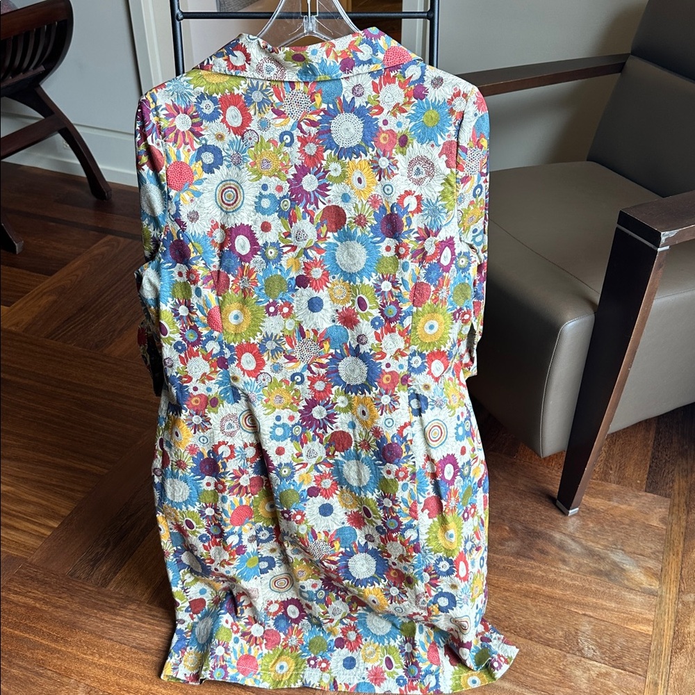 Liberty Art Fabrics. A beautiful bright floral cotton shirt-dress. - Picture 5 of 10